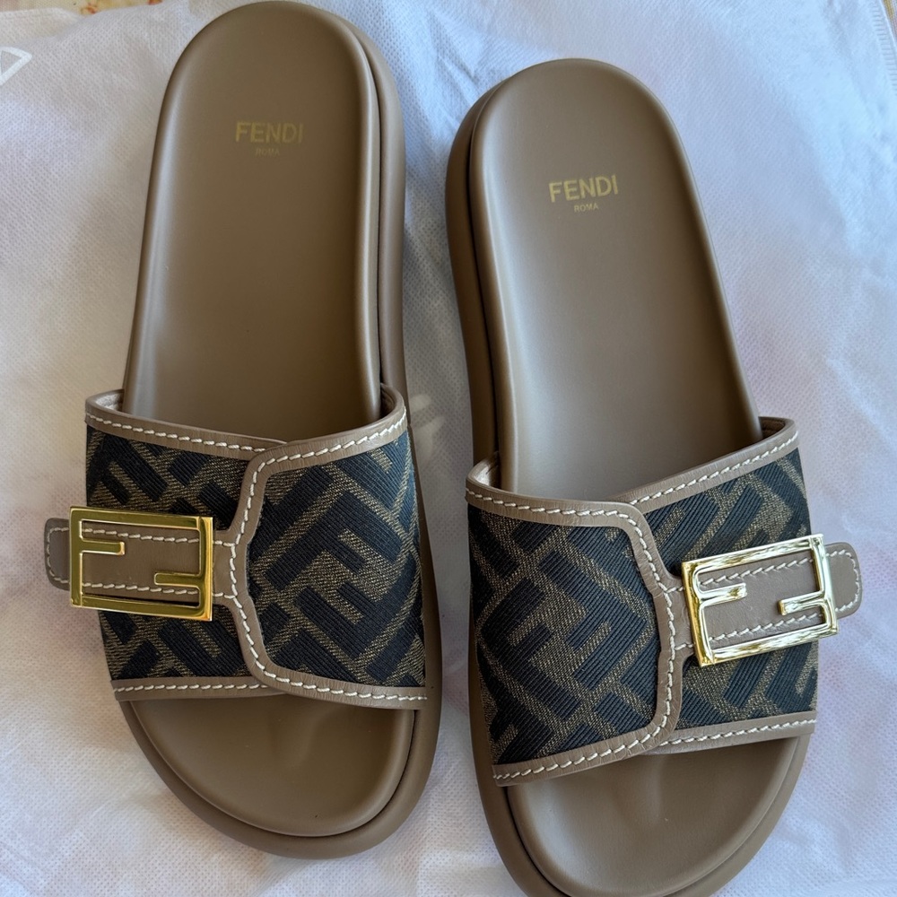 Fendi Tan and Black Slides with Gold Buckle
